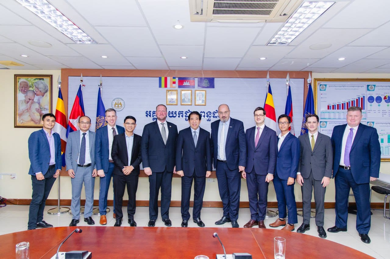 EuroCham and AmCham delegations meeting with H.E. Kong Vibol